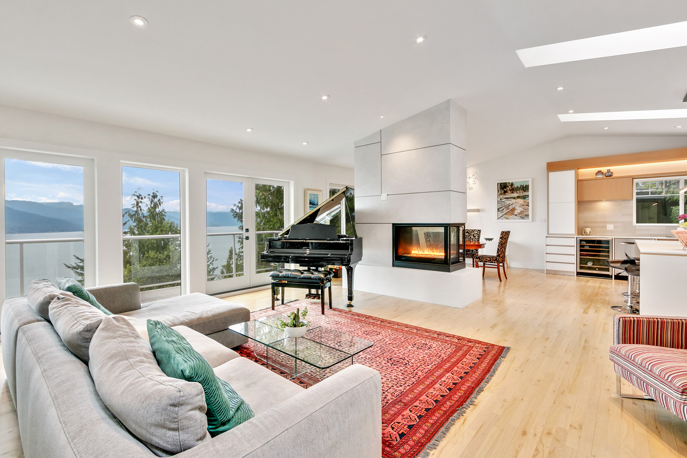 Spectacular Ocean View home in Lions Bay, Beautifully Renovated