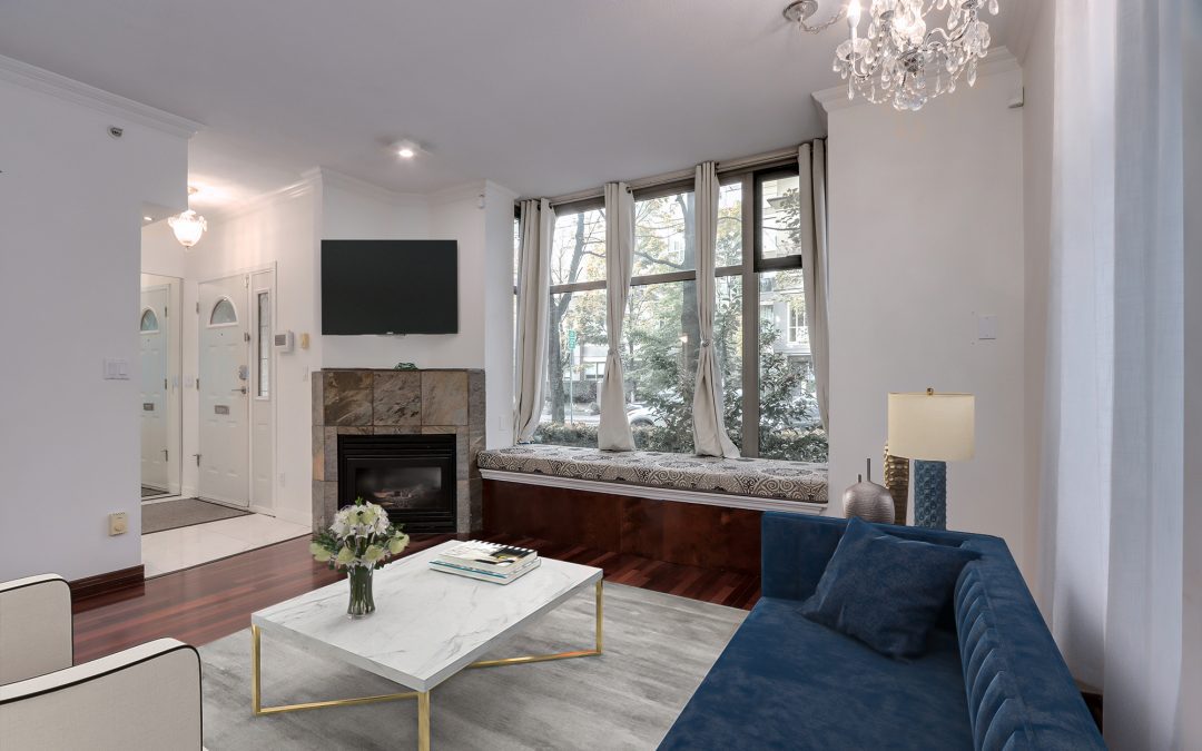 Walk up 2 bedroom 2 bathroom Yaletown Townhouse at the Savoy with tranquil patio