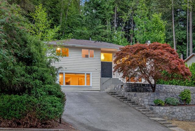 Lovely Canyon Heights home with magical garden on quiet street